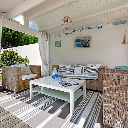 Spacious By The Sea Otel