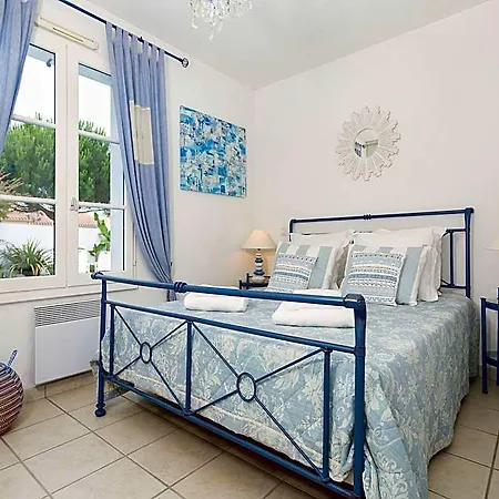 Spacious By The Sea Otel