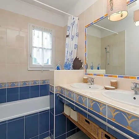 Hotel Spacious By The Sea Saint-Jean-de-Monts